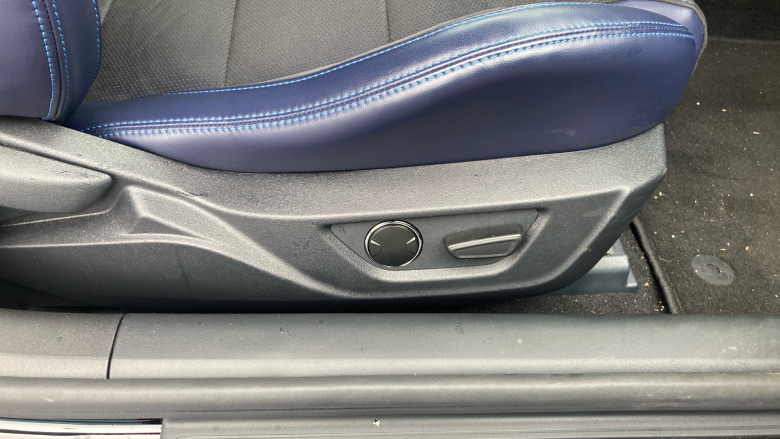 Ford Mustang 5.0 V8 Dark Horse 2dr Petrol Coupe